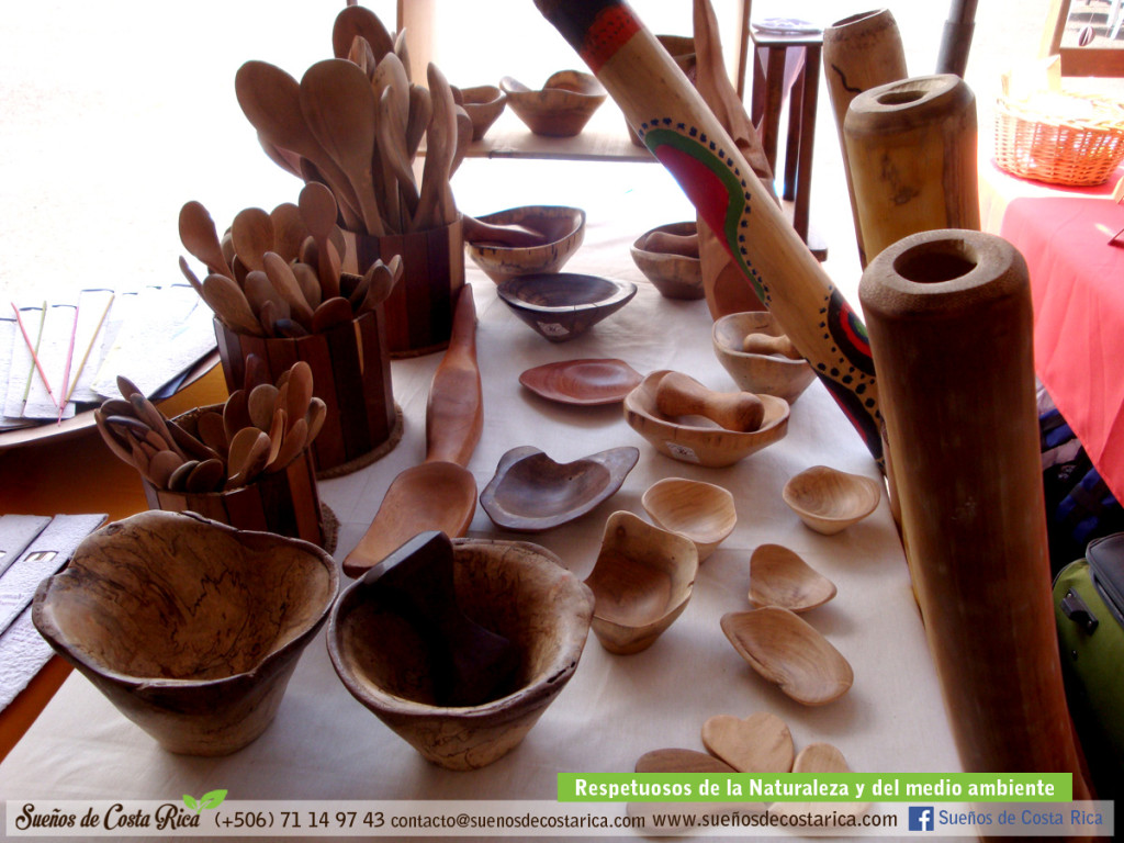 feria_holistica_madera_natural_artesania_ecologico_costa_rica